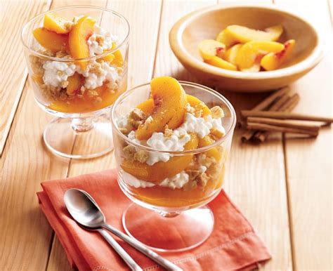 How much fat is in simply fresh small peach pie parfait - calories, carbs, nutrition