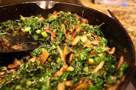 How much fat is in simply sauteed kale - calories, carbs, nutrition