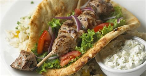 How much fat is in simplyfit vegetable souvlaki sandwich - calories, carbs, nutrition