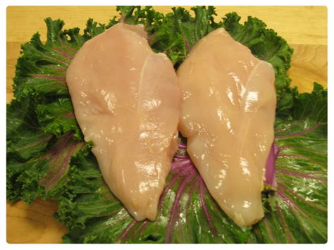 How much fat is in skinless boneless chicken breast - calories, carbs, nutrition