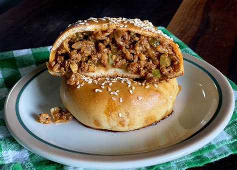 How much fat is in sloppy joe on bun - calories, carbs, nutrition