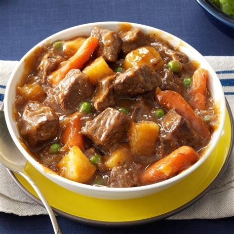 How much fat is in slow cooked vegetable beef - calories, carbs, nutrition