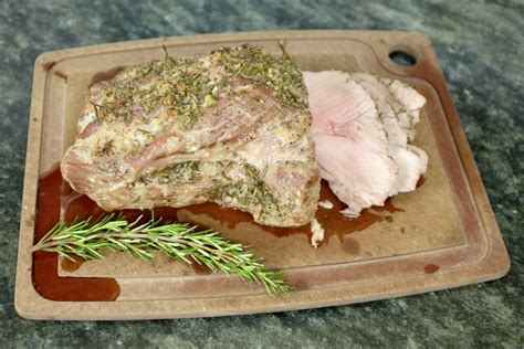 How much fat is in slow roasted mediterranean style pork carvery - calories, carbs, nutrition