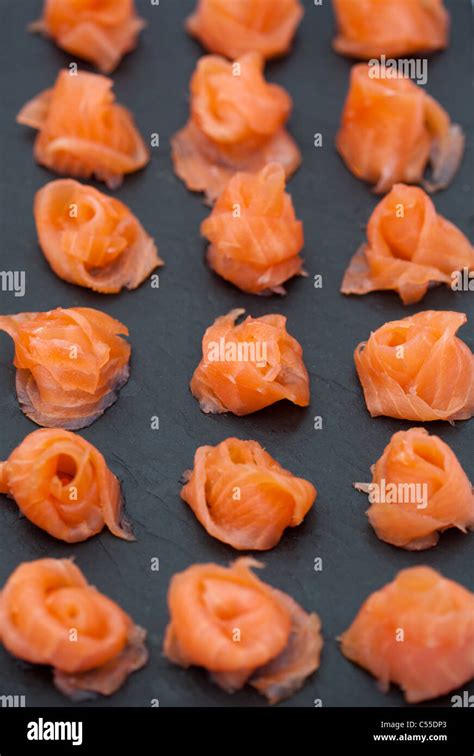 How much fat is in smoked salmon swirls (44645.0) - calories, carbs, nutrition