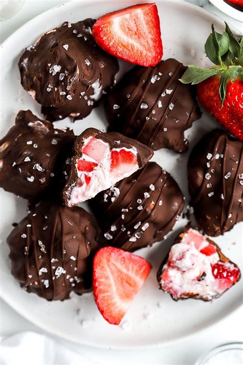 How much fat is in snack bites - chocolate covered strawberry - calories, carbs, nutrition