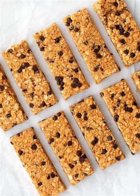 How much fat is in snacks, granola bars, hard, plain - calories, carbs, nutrition