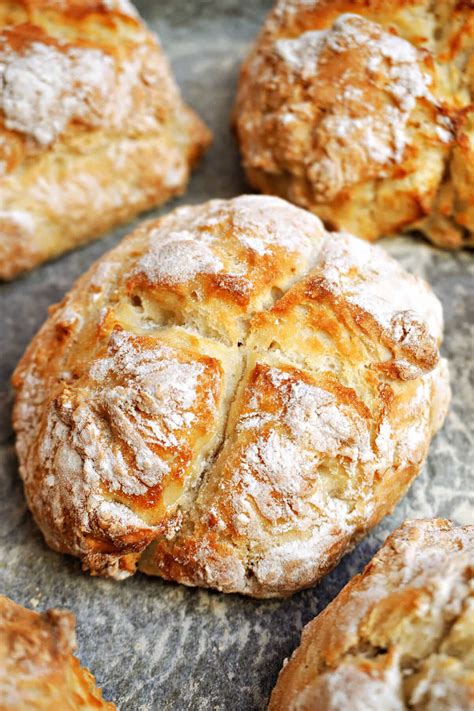 How much fat is in soda bread rolls - calories, carbs, nutrition
