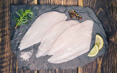 How much fat is in sole fillets - calories, carbs, nutrition