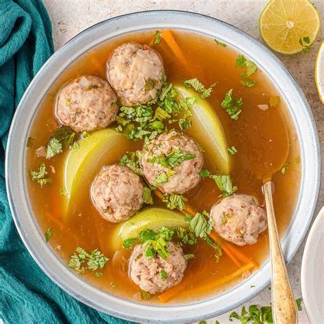 How much fat is in sope de albondigas - calories, carbs, nutrition