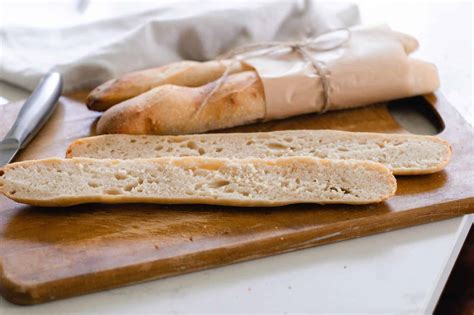 How much fat is in sourdough baguette - calories, carbs, nutrition