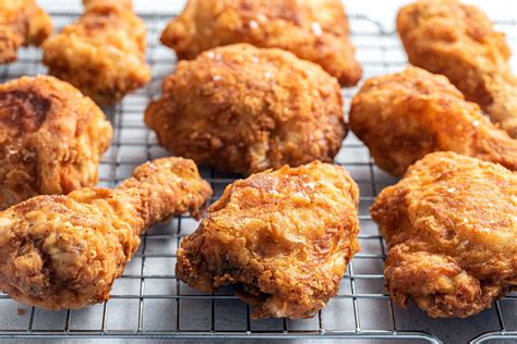 How much fat is in southern fried chicken (1) - calories, carbs, nutrition