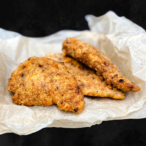 How much fat is in southern fried chicken fillet in a sesame bun with iceberg & mayonnaise - calories, carbs, nutrition