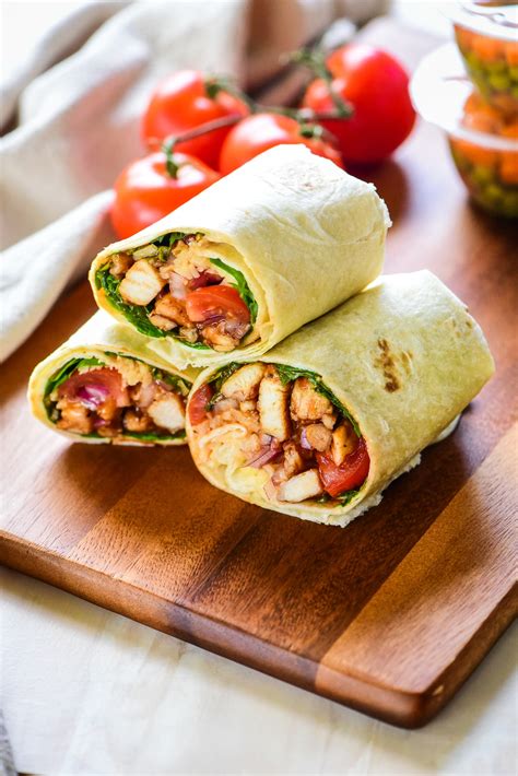 How much fat is in southwestern grilled chicken wrap - calories, carbs, nutrition