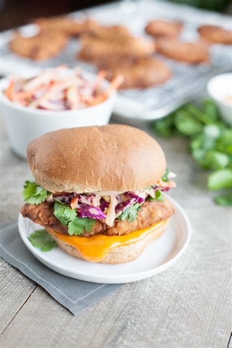 How much fat is in soy ginger chicken sandwich with slaw - calories, carbs, nutrition