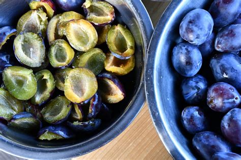 How much fat is in spiced laquered plums (27568.1) - calories, carbs, nutrition