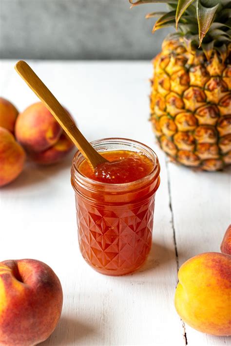 How much fat is in spiced pineapple-peach sauce - calories, carbs, nutrition