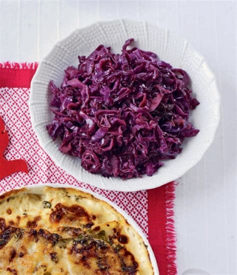 How much fat is in spiced red cabbage - calories, carbs, nutrition