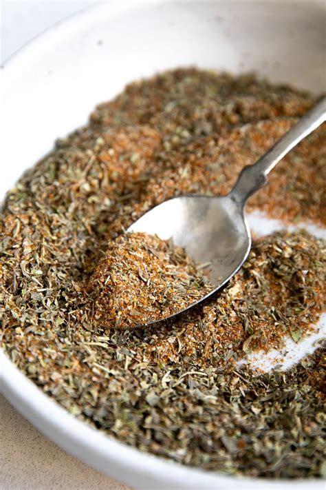 How much fat is in spices, poultry seasoning - calories, carbs, nutrition