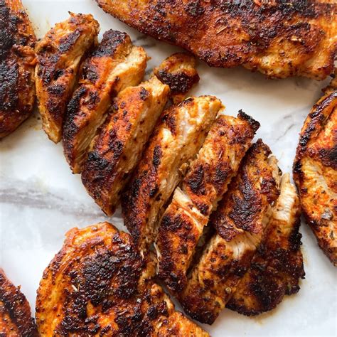 How much fat is in spicy blackened chicken & avocado melt - calories, carbs, nutrition