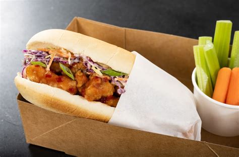 How much fat is in spicy chicken po'boy - calories, carbs, nutrition