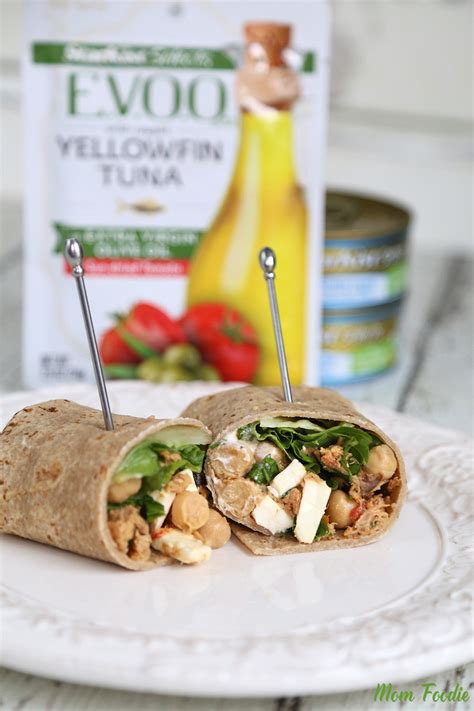 How much fat is in spicy chickpea and tuna wrap - calories, carbs, nutrition