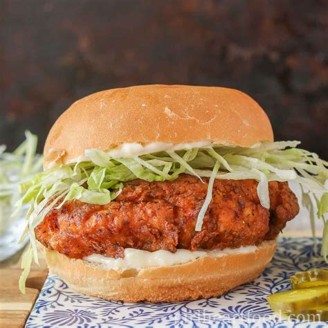 How much fat is in spicy chipotle crispy chicken sandwich - calories, carbs, nutrition