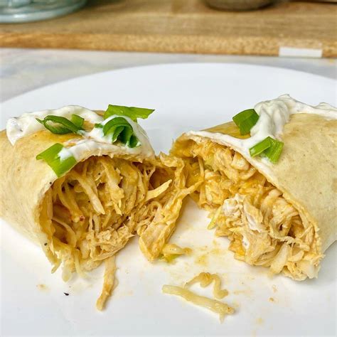 How much fat is in spicy grilled chicken burrito - calories, carbs, nutrition