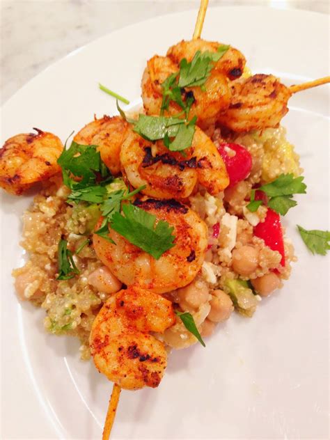 How much fat is in spicy grilled shrimp with quinoa salad - calories, carbs, nutrition