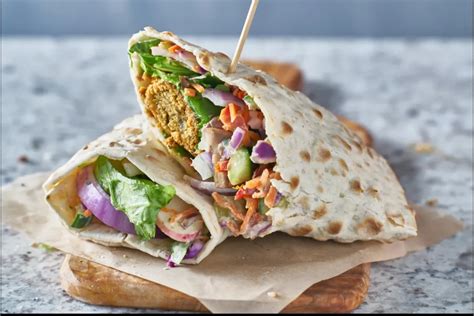 How much fat is in spicy mediterranean wrap - calories, carbs, nutrition