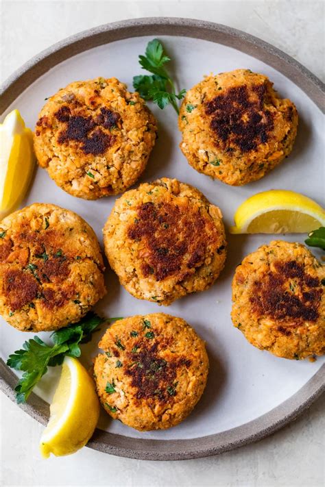 How much fat is in spicy salmon patty - calories, carbs, nutrition
