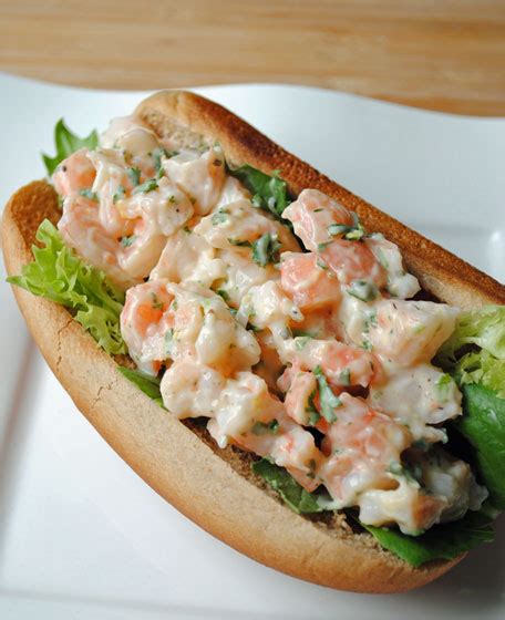 How much fat is in spicy shrimp salad roll - calories, carbs, nutrition