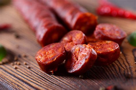 How much fat is in spicy spanish chorizo - calories, carbs, nutrition