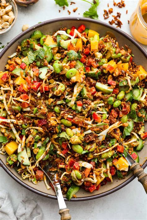 How much fat is in spicy vegetarian chili over rice with a sweet crunchy salad - calories, carbs, nutrition