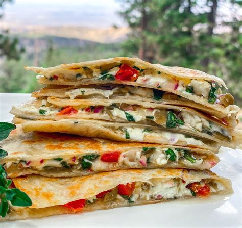 How much fat is in spinach feta quesadilla - calories, carbs, nutrition