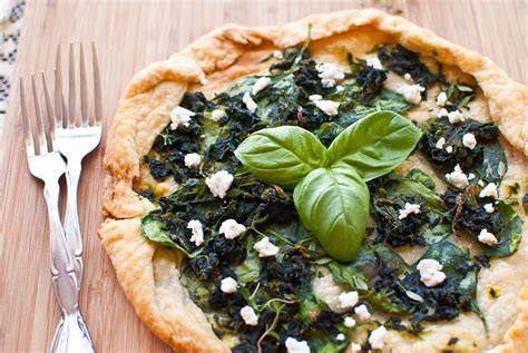 How much fat is in spinach goat cheese - calories, carbs, nutrition