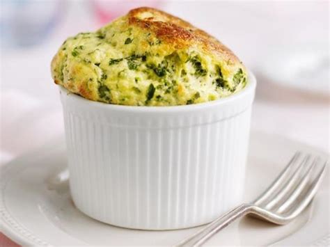 How much fat is in spinach souffle - calories, carbs, nutrition