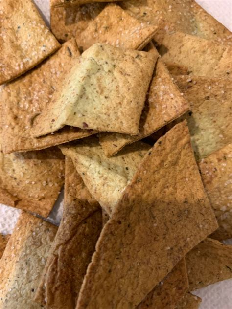How much fat is in spinach tortilla chips - calories, carbs, nutrition