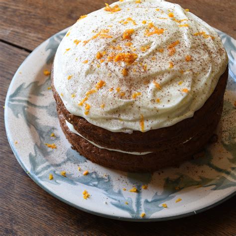 How much fat is in st. lucia banana cake with walnuts - calories, carbs, nutrition