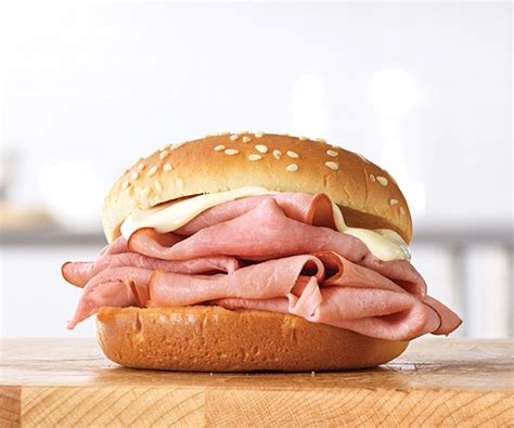 How much fat is in steak 'n' ham 'n' swiss (24604.0) - calories, carbs, nutrition