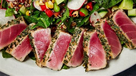 How much fat is in steakhouse salad - calories, carbs, nutrition