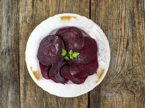 How much fat is in steamed red beets - calories, carbs, nutrition