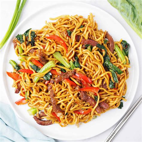 How much fat is in stir-fried beef with peppers and noodles - calories, carbs, nutrition