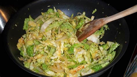 How much fat is in stir-fried savoy cabbage with apple - calories, carbs, nutrition