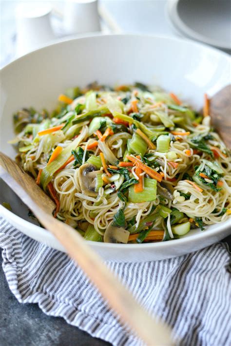 How much fat is in stir-fry vegetables with noodles - calories, carbs, nutrition