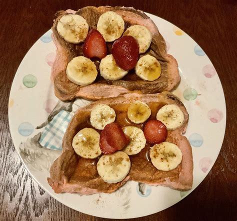 How much fat is in strawberry banana french toast - calories, carbs, nutrition