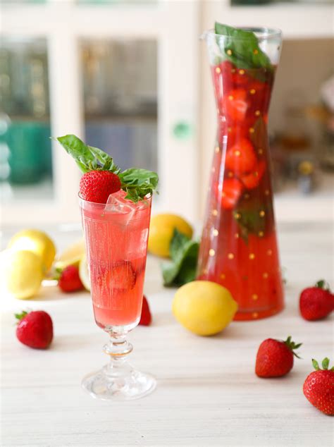 How much fat is in strawberry basil lemonade - calories, carbs, nutrition