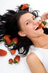 How much fat is in strawberry cooler - calories, carbs, nutrition