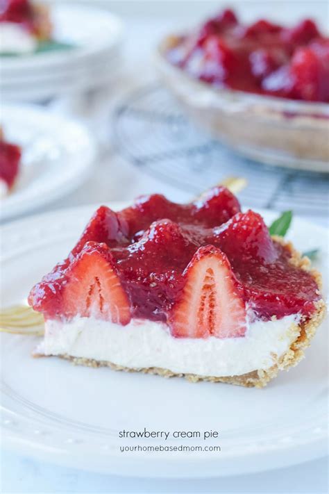 How much fat is in strawberry cream pie (101903.0) - calories, carbs, nutrition