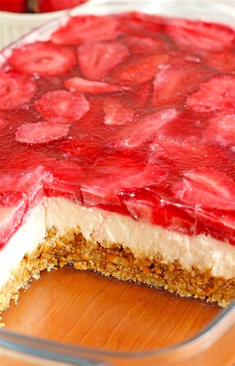 How much fat is in strawberry pretzel squares - calories, carbs, nutrition