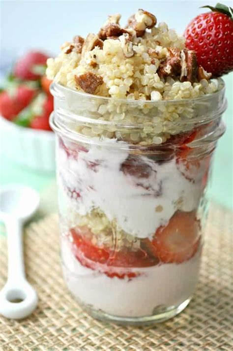 How much fat is in strawberry quinoa parfait - calories, carbs, nutrition